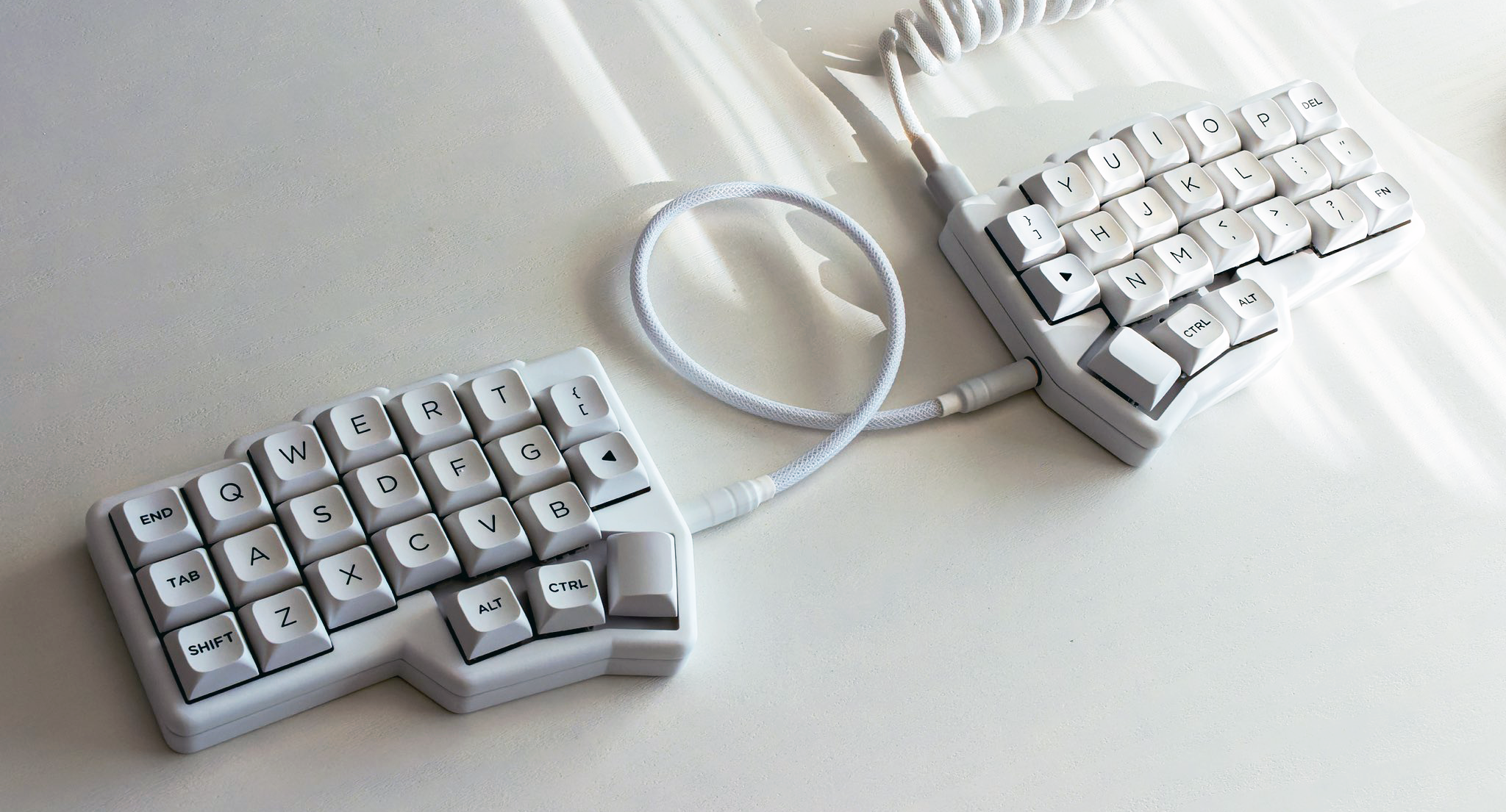 Corneの自作ケース（インテグレーテッドマウント）