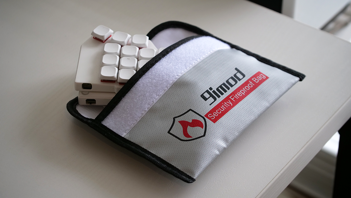 無線キーボードのバッテリーの発火防止